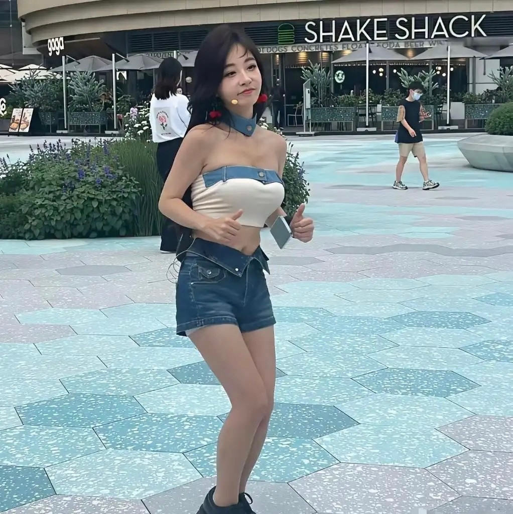 冯提莫去掉美颜的样子，这也太真实了​​​