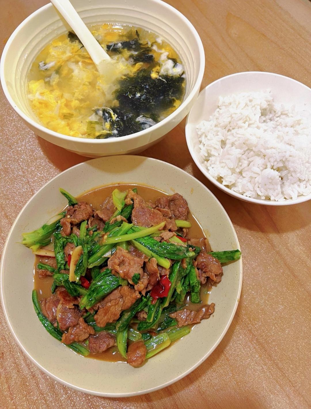 不知道你们有没有发现？老公不在家心情就会格外的好!心静家里一切都很安静!