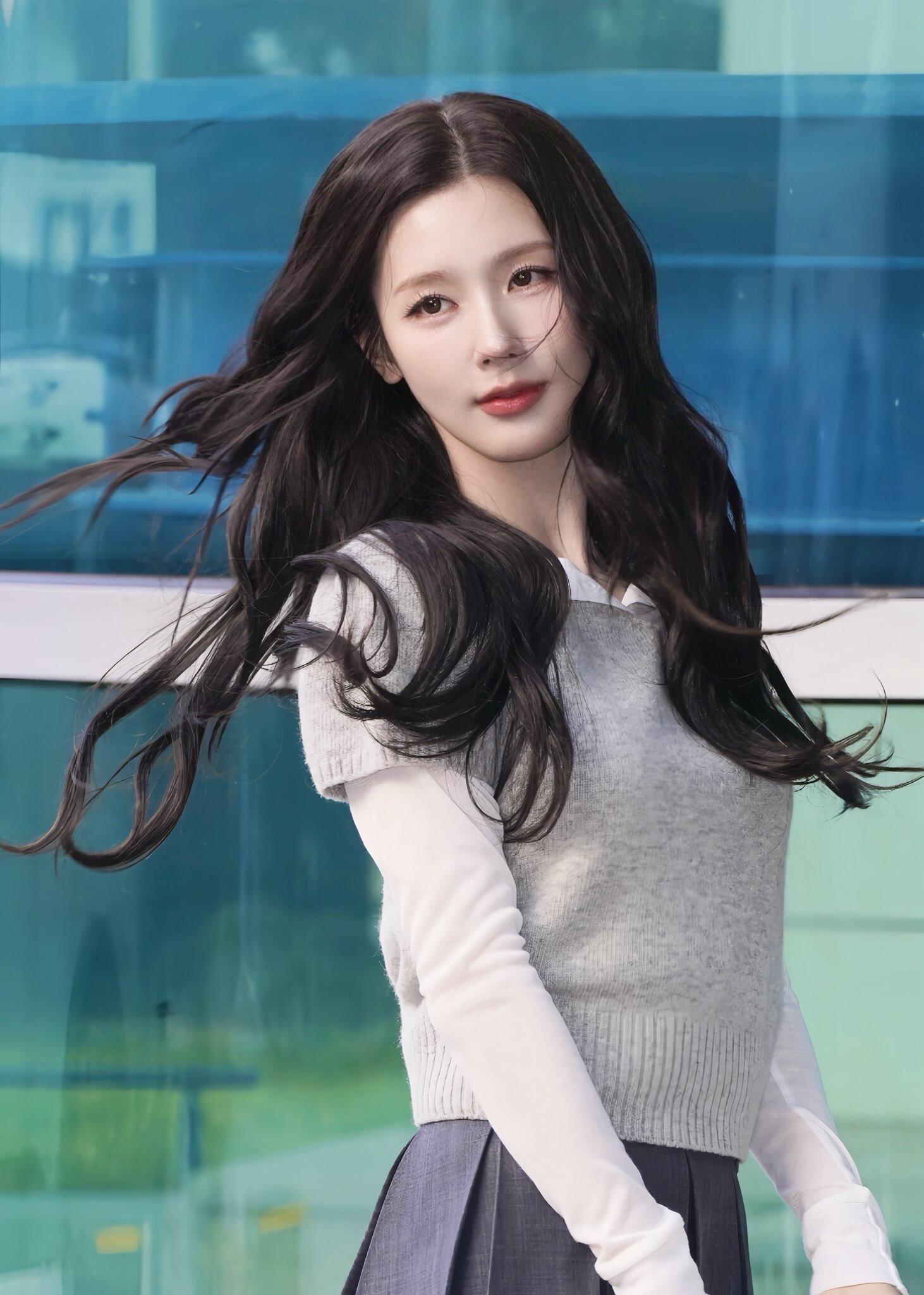 omg赵美延你神图有了🥺完全恰到好处的一阵风💨