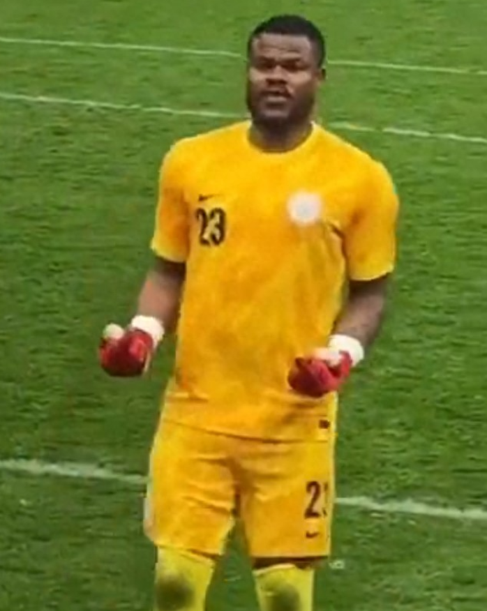 在摩洛哥队主场不敌塞内加尔屈居非洲杯亚军后，尼日利亚国家队门将恩瓦比利在社交媒体