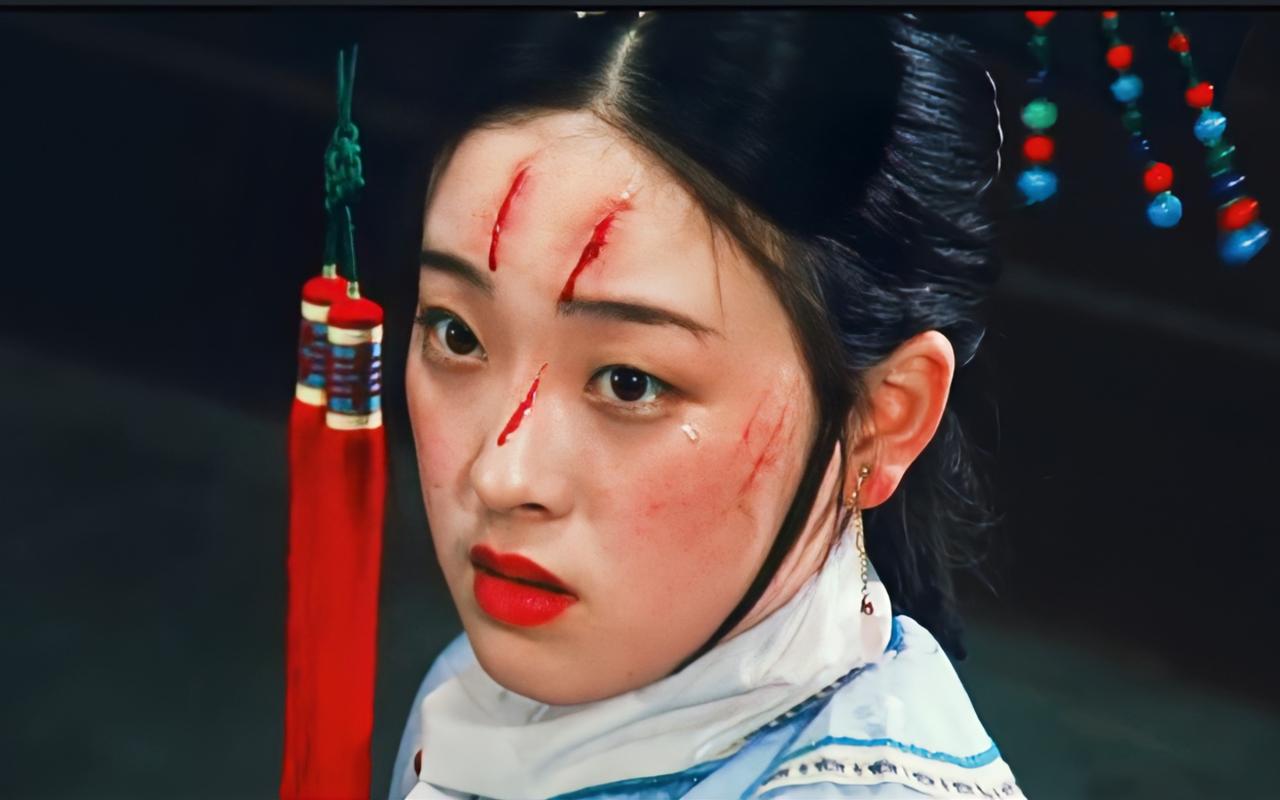 光绪元年二月二十，紫禁城里悄悄走了一个二十二岁的女人。她是大清同治皇帝的皇后，姓
