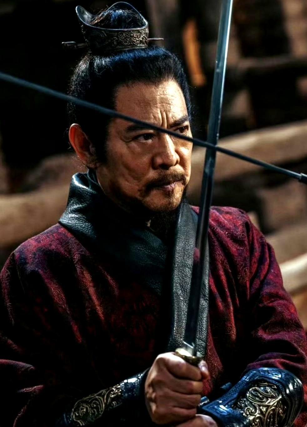 62岁李连杰一开口，整个影院鸦雀无声。我旁边的哥们直接坐直了，以前都说他台词不行