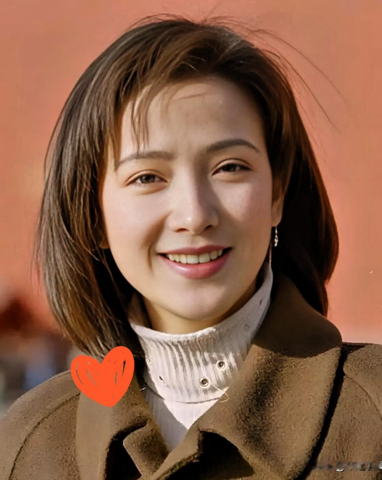 61岁“古典第一美女”何晴离世，最痛的从不是八卦看客，而是藏在她生命里的三个人。