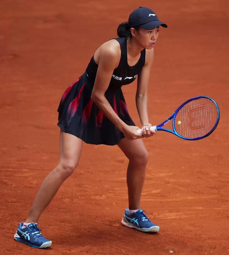 🇫🇷圣马洛WTA125女双首轮🇨🇳张帅/🇳🇿孙璐璐6-2/7-5?