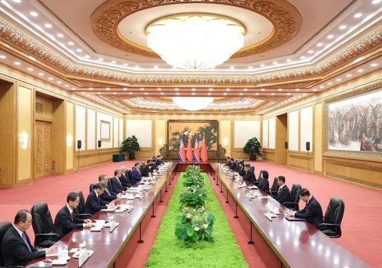 中国和朝鲜喝茶叙旧9月4日晚间，中国方面在北京人民大会堂会见来华参加活动的朝鲜