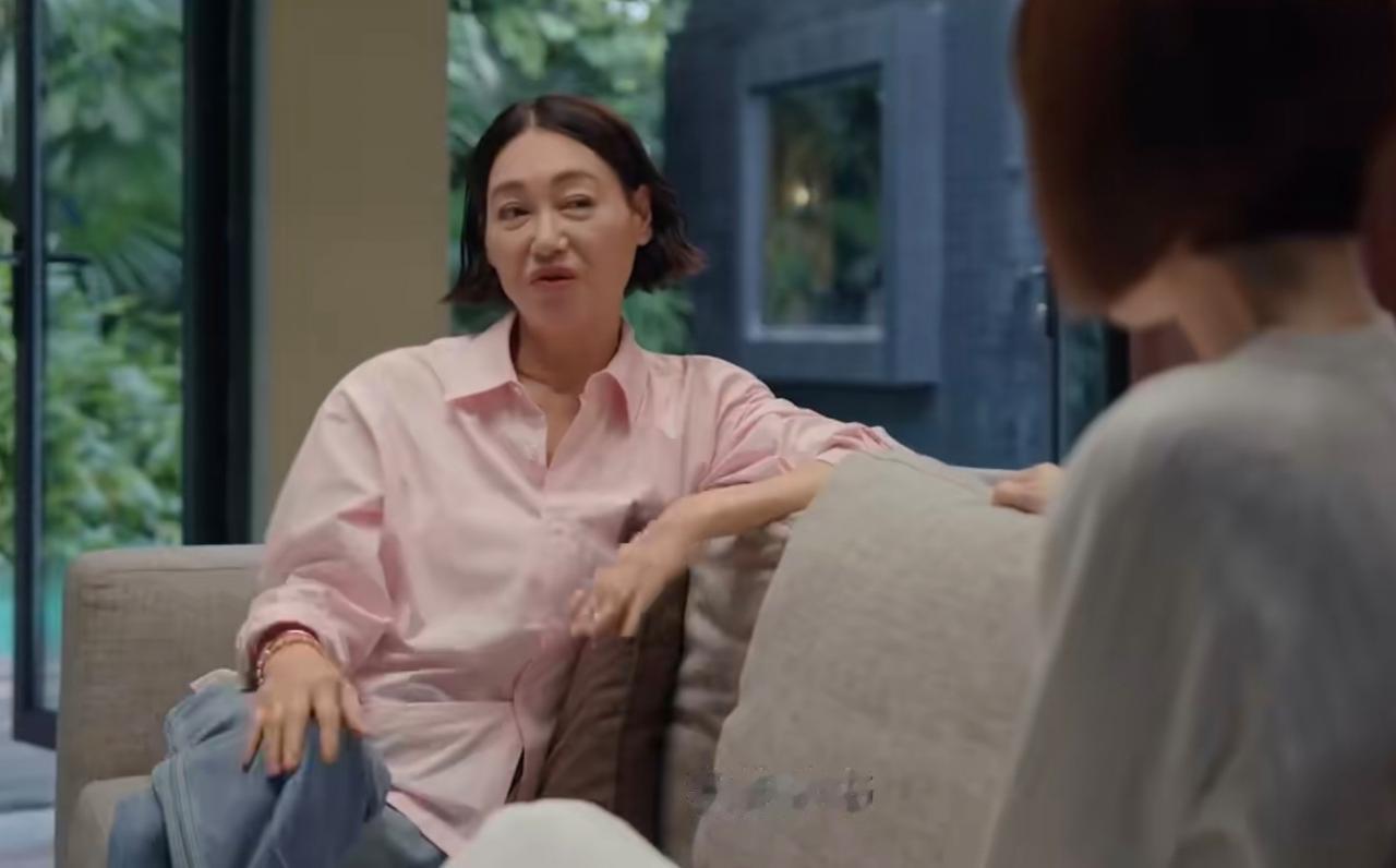 惠英红首谈遗憾，如果当年条件允许，自己本来想当医生，说:“如果家庭环境好一点，我