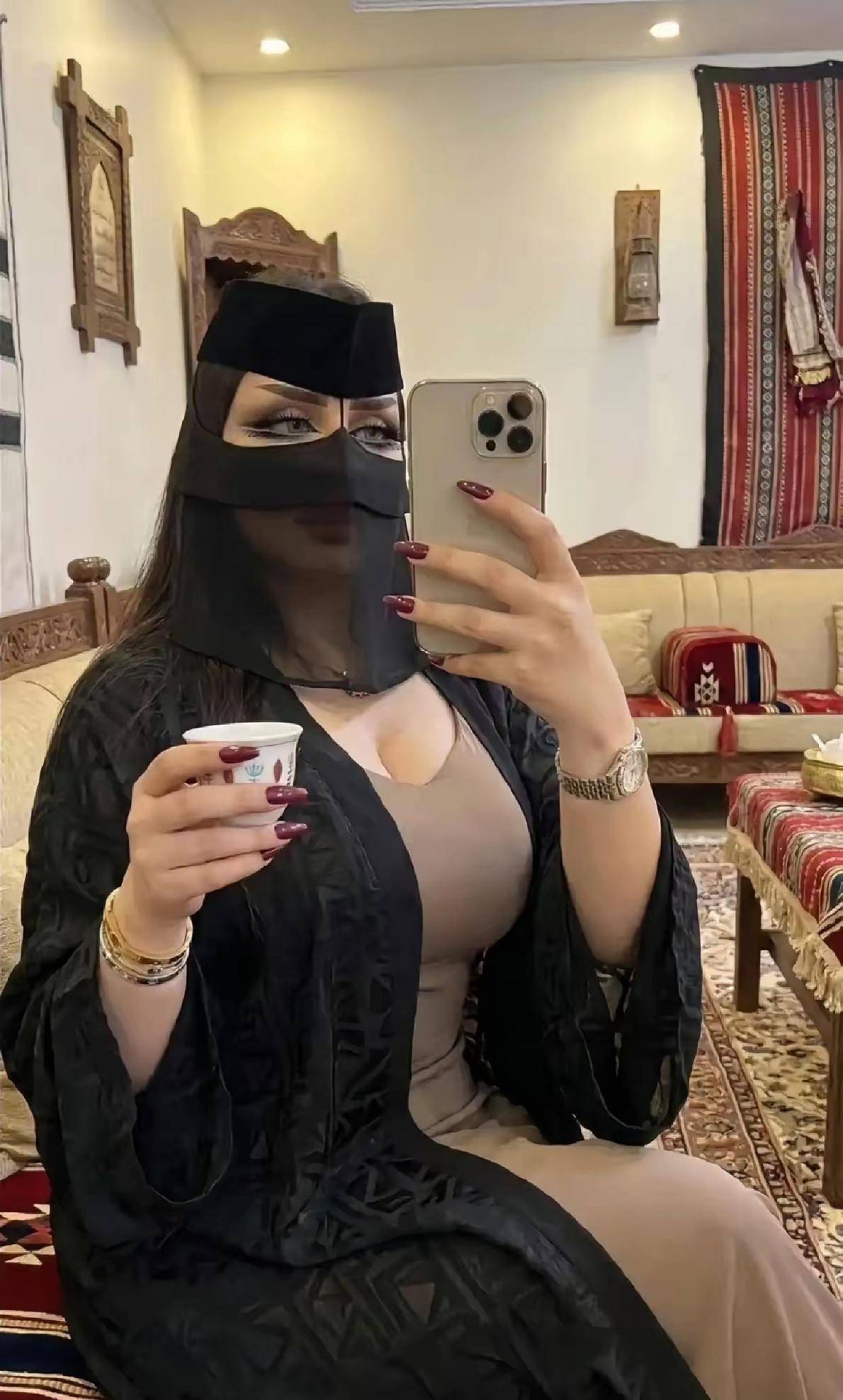 单看这眼睛和手可挺吓人啊！想起了《西游记》里的一段……