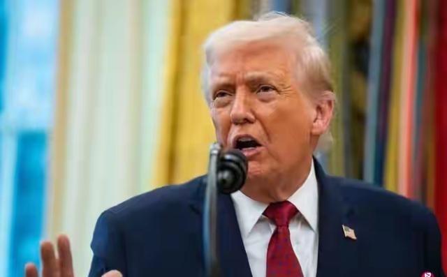 美对台111亿军售：中方闪电取消13万吨订单，博弈即将开始。12月17日，美国政