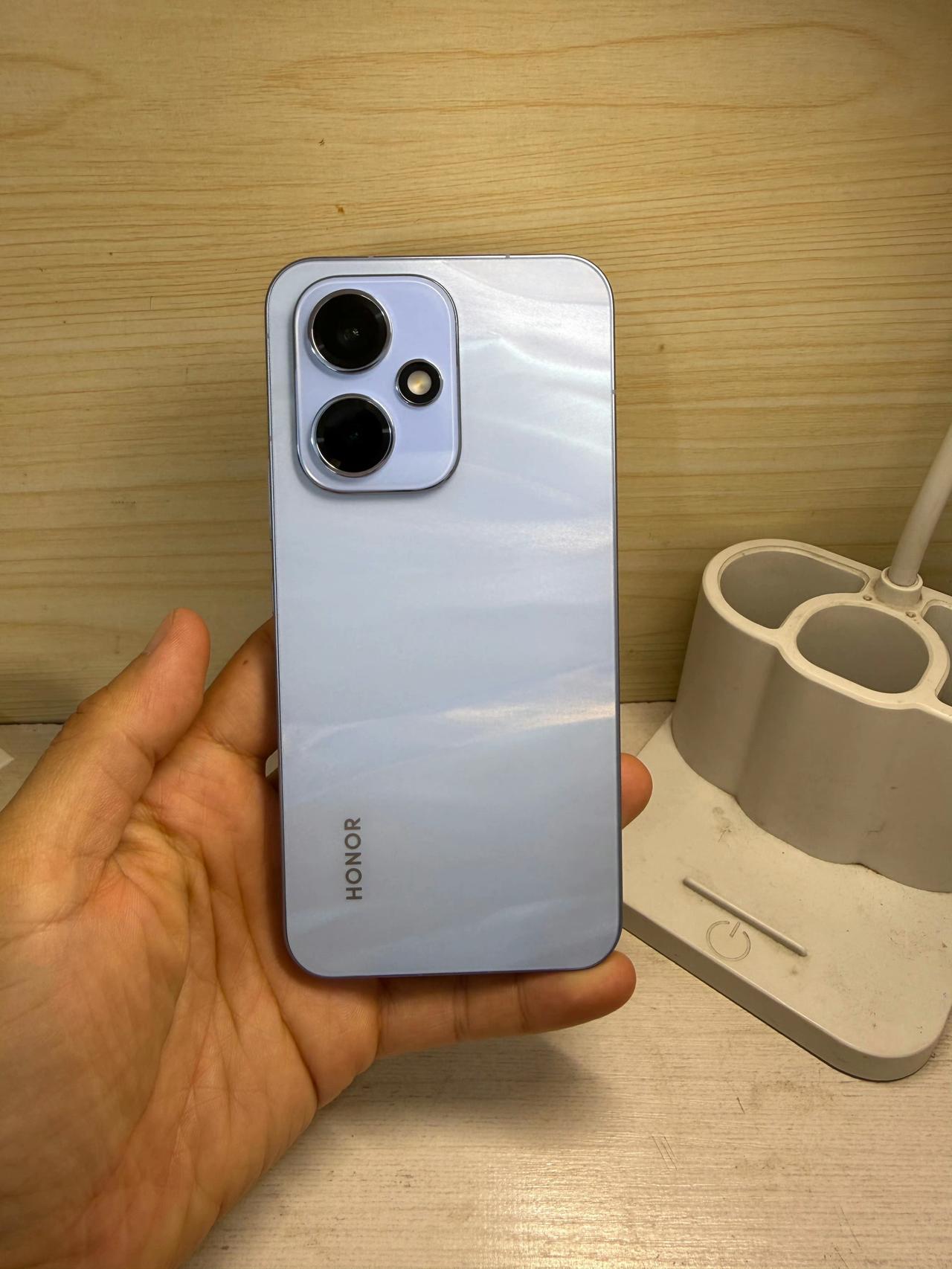 1800多了！荣耀400标准版这价格太香，7200mAh电池+两亿像素，闭眼入都