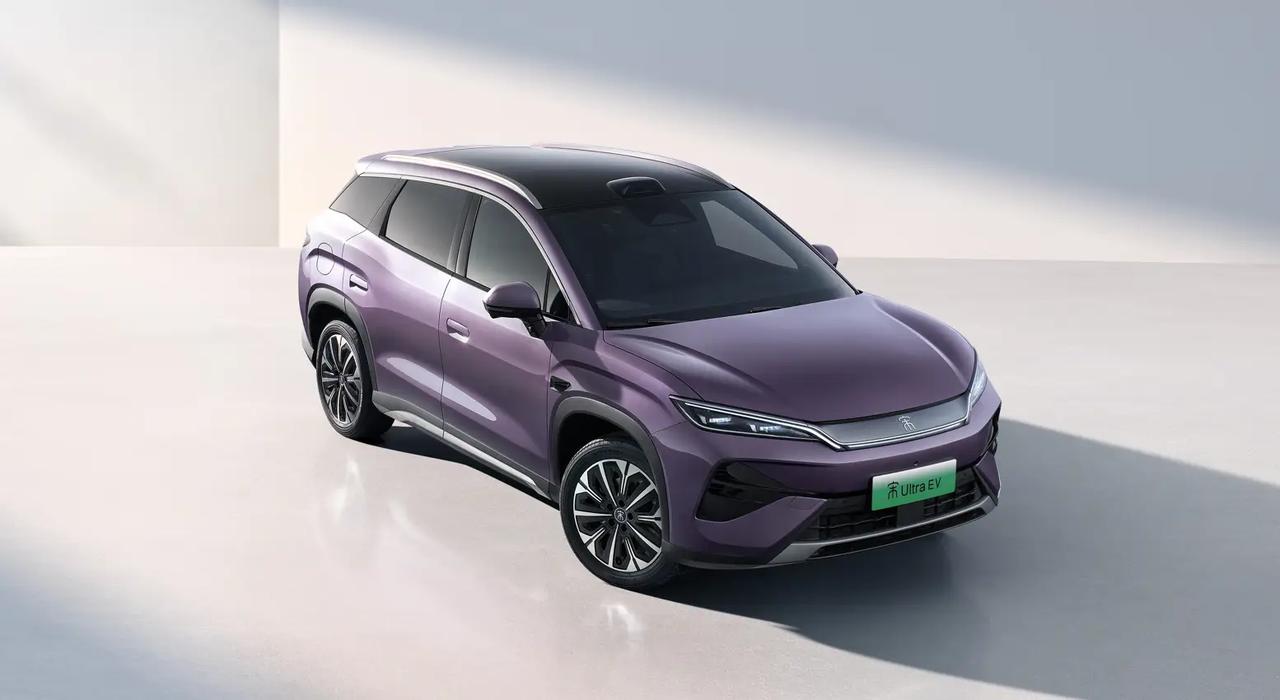 15万起！比亚迪宋UltraEV上市，5分钟充70%电，710km