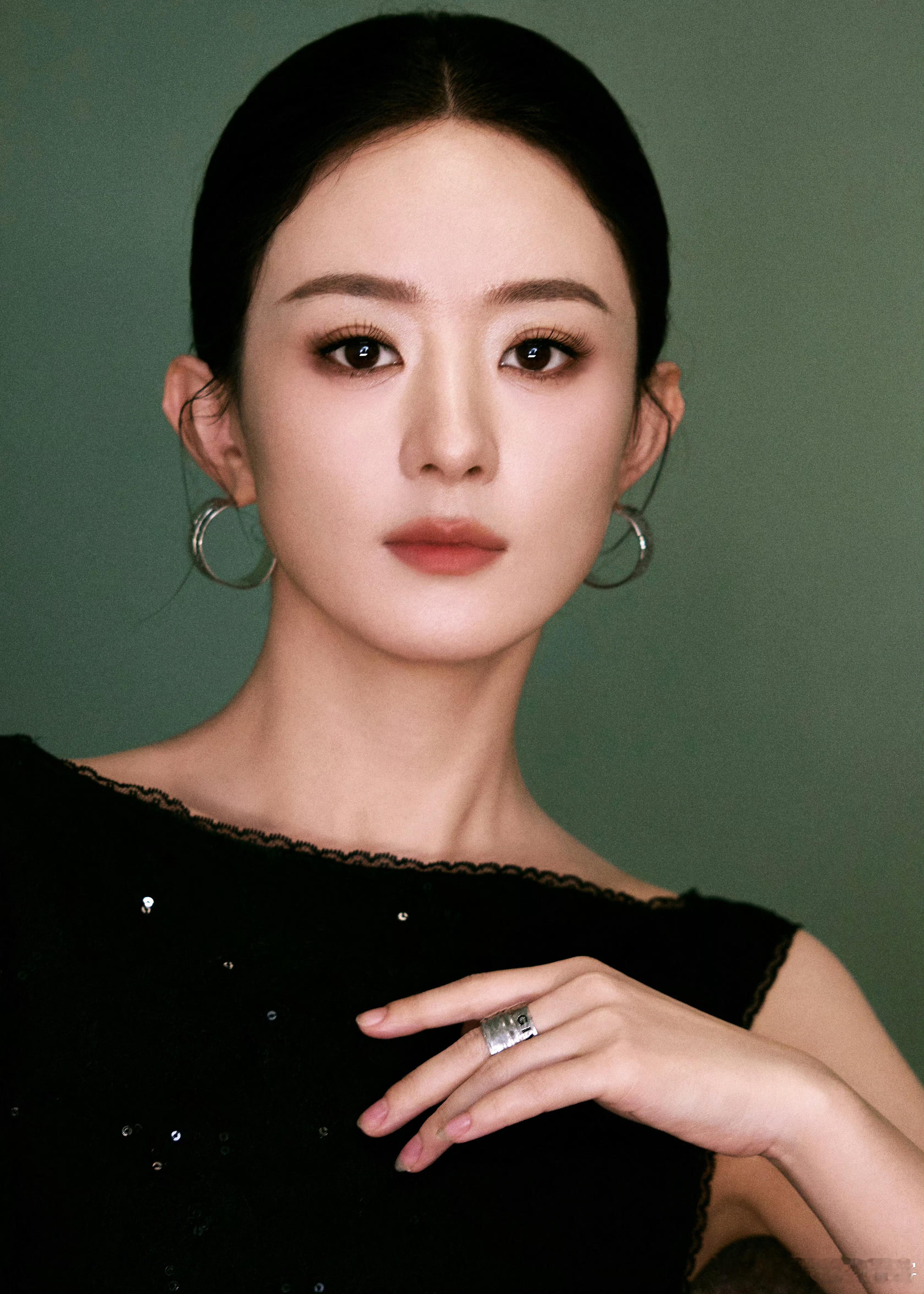 赵丽颖GIVENCHY活动成为全球彩妆代言人后的首个活动女明星与奢牌高贵效应