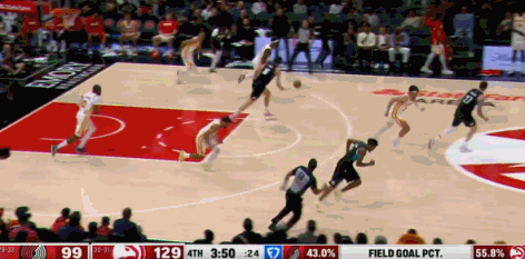 看了杨瀚森这个球我明白为什么开拓者主教练不用他了，开拓者101-135惨败老鹰，