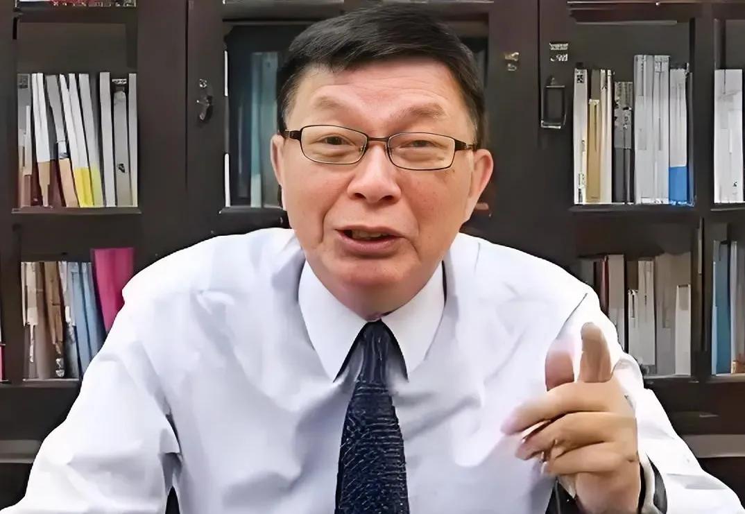 台湾时事评论员苑举正说：如果你去中国大陆，去看看他们初中学的数学，就知道大陆为什