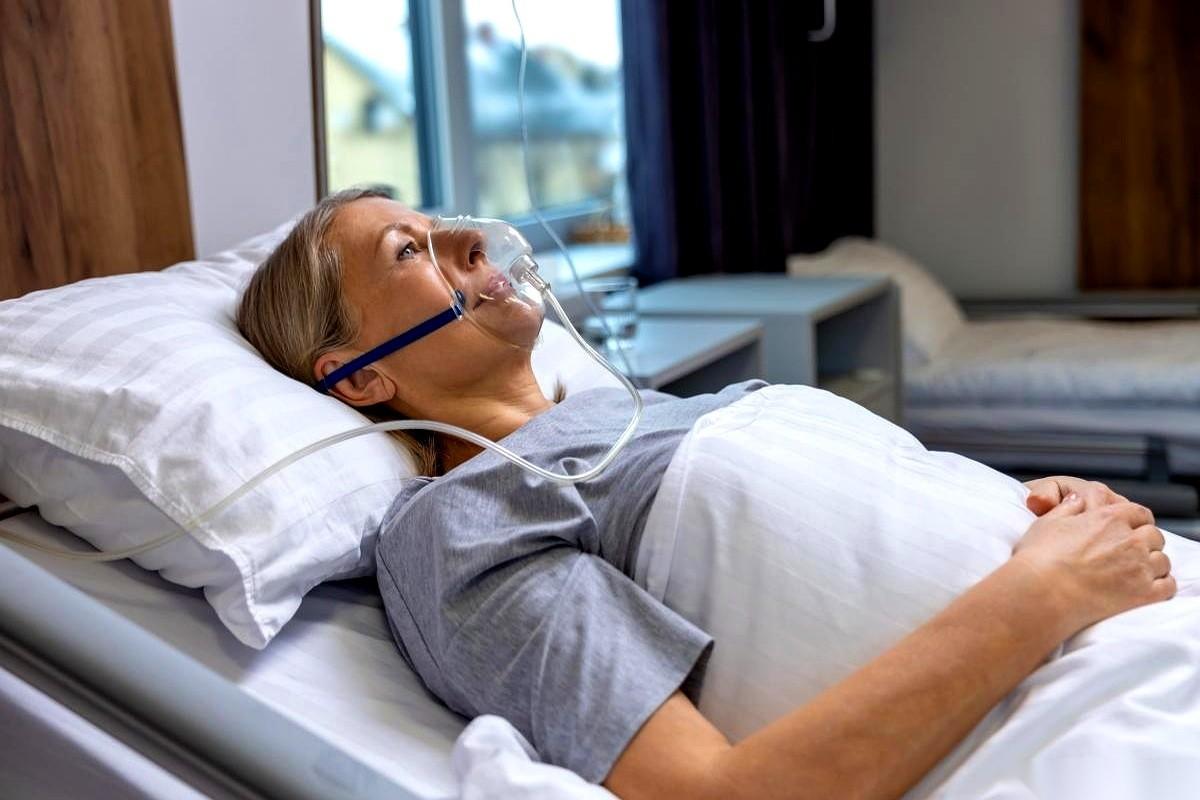 讲个鬼故事。就因为晚上不睡觉，肿瘤复发率能提高20%。看清楚，是百分之二十。