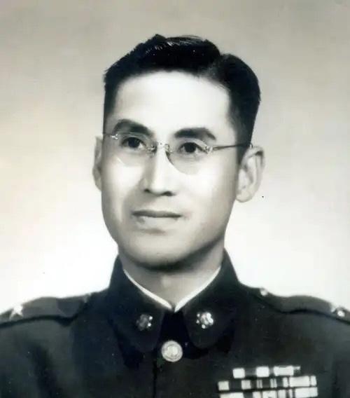 1995年，澳门国民党中将吕文贞突然说，我是李克农的人，该向组织报到了。这句话让