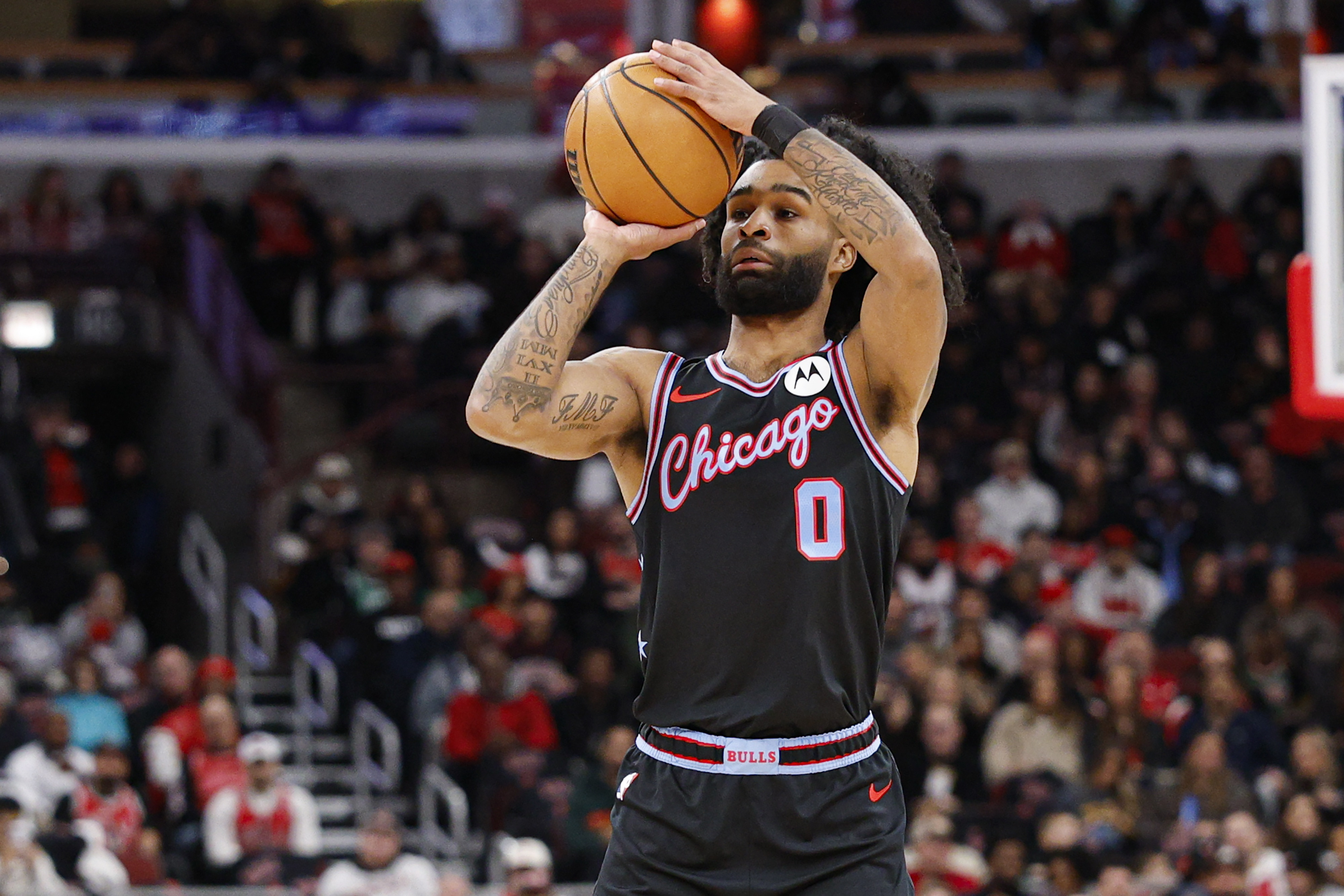 火箭队似乎非常想要一位控球后卫，在哈登转投快船队的情况下，火箭队已经开始对公牛队