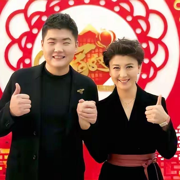 闫学晶被儿子追问：妈，您打拼了一辈子，也攒了不少家底，您是打算丝毫不留的全给我，