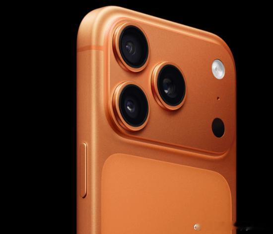 iPhone17ProMax国内卖爆日前，数码博主“数码闲聊站”透露，截至