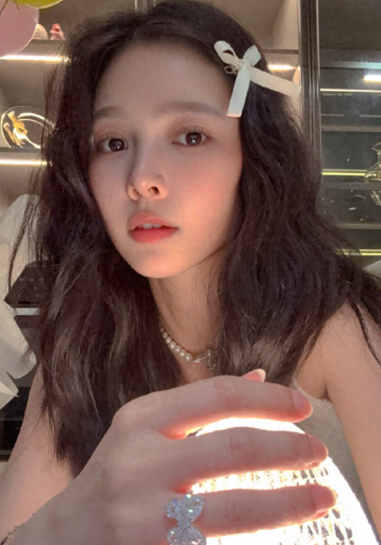 王灿打高尔夫挥杆帅气嫁对人的幸福模样