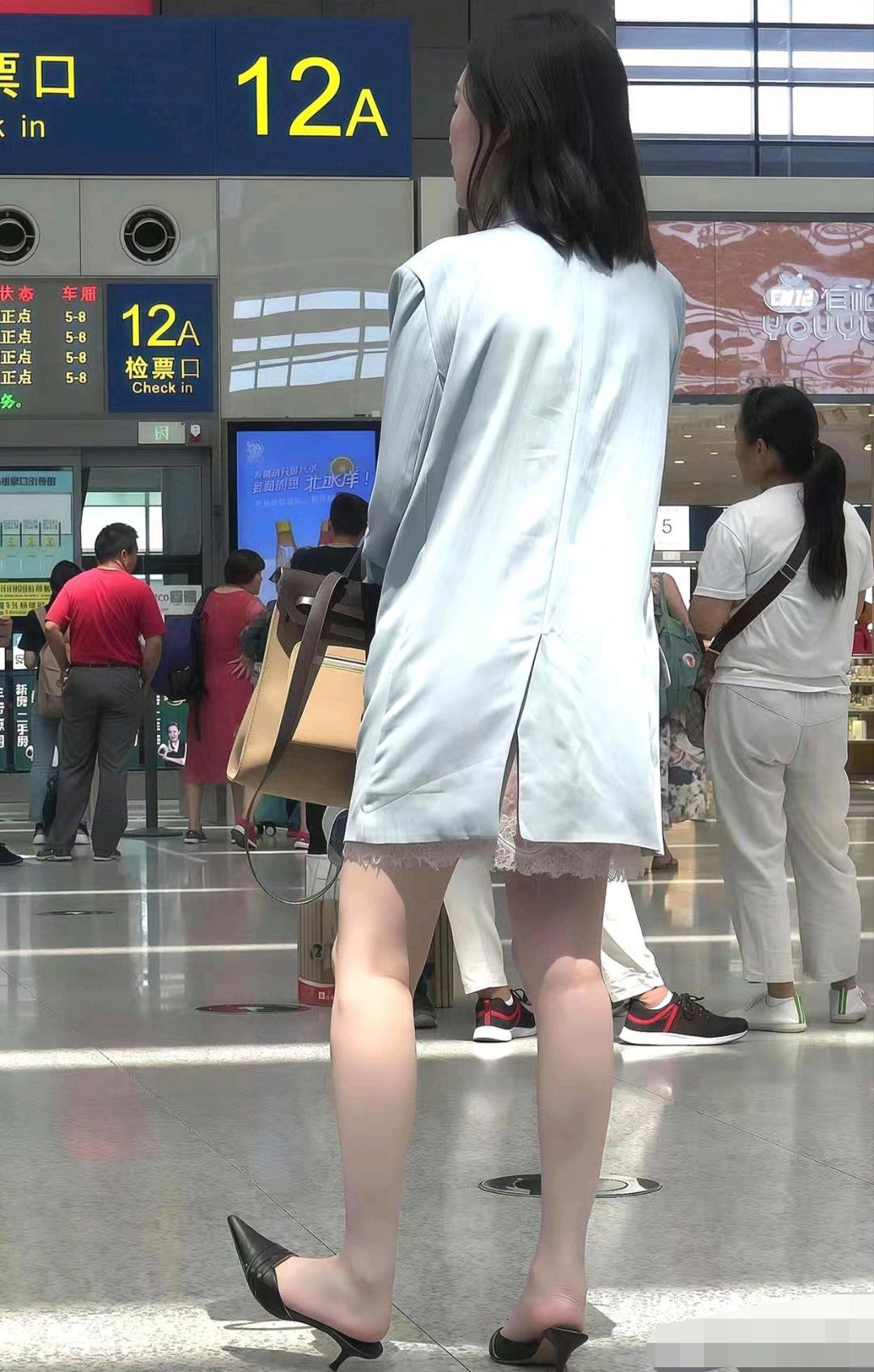 这种鞋子真的一点儿也不舒服！