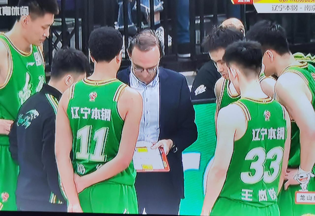 最后三轮，辽宁队和三支球队争第六名，有希望没把握。常规赛还剩最后三轮，辽宁队目