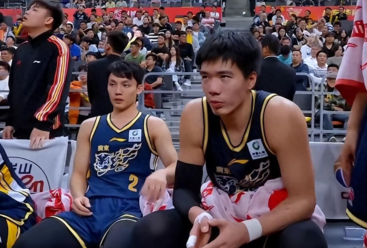 一扫阴霾，广东击败新疆，赛后数据一览，最大赢球功臣不是萨姆纳新疆队曾经翻盘广