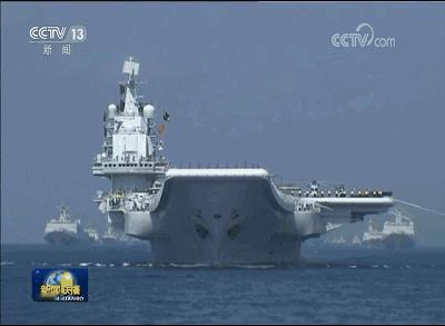 劈波斩浪练硬功！直击海军舰艇编队南海训练画面当晨曦的第一缕阳光洒在波光粼粼的