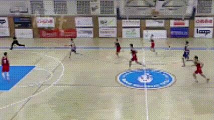 是金子到处发光！辽宁男篮小将张峻豪在西班牙第二场比赛，首发出场38分钟，17+4