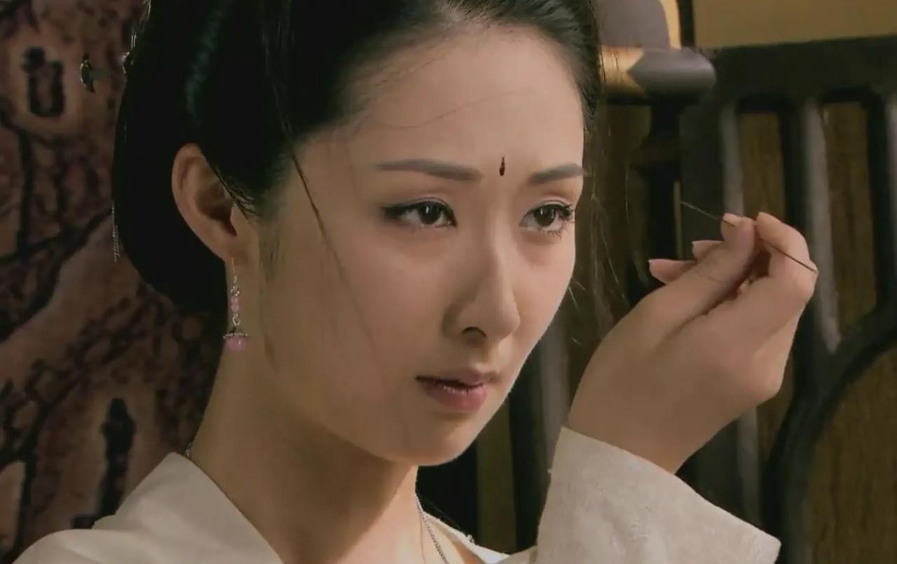 为什么历朝历代都不允许女性不结婚？汉朝有条法律：女子超过15岁不嫁人，家里每