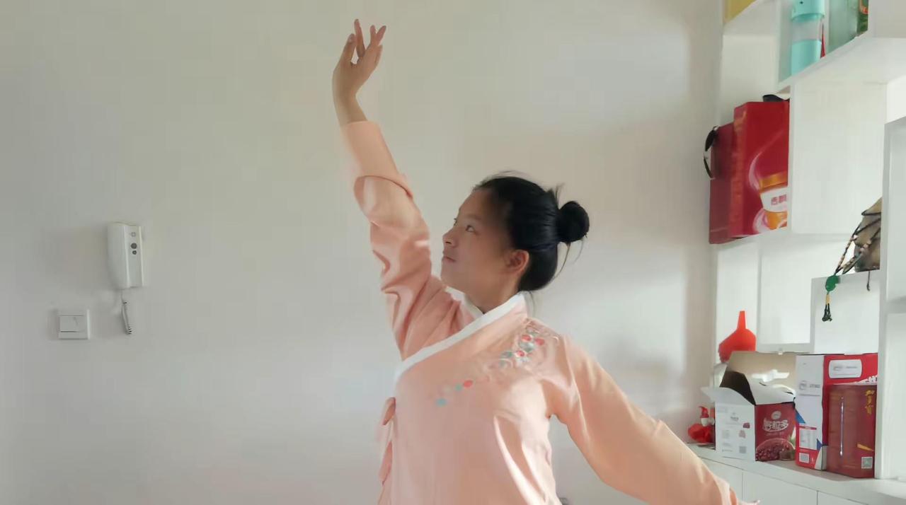 汉服女与明朝的那八年。明制汉服明制汉服大明少女