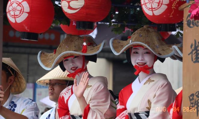 日本人想入侵东方大国？这次他们真的碰瓷碰到火上了。日本最新民调显示，还有