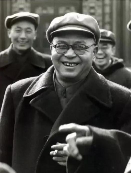 1958年，明史专家吴晗发掘完万历皇帝的定陵后，得寸进尺，又想挖明成祖朱