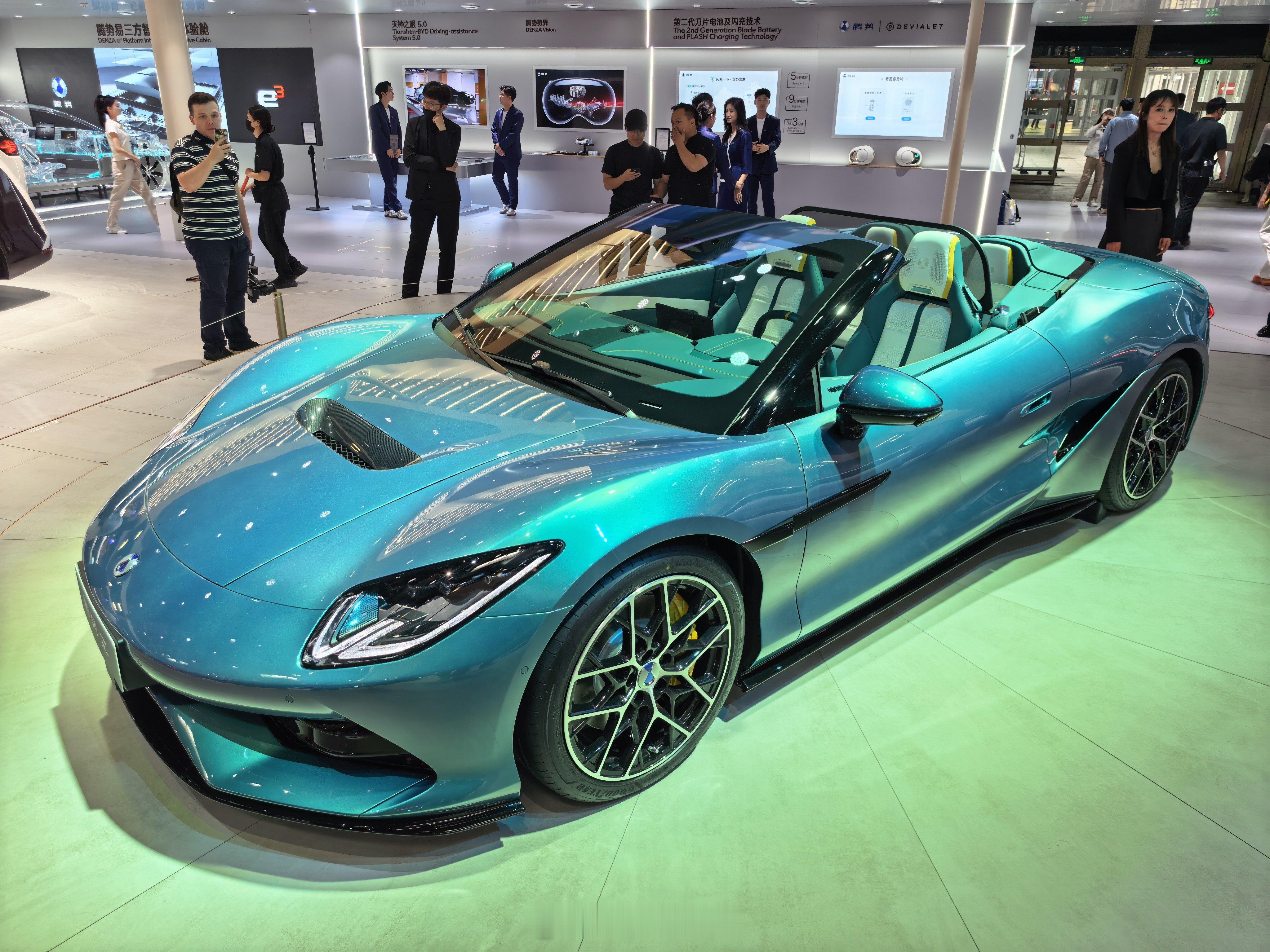 北京车展腾势Z确实好看，有种双门轿跑GT的感觉。