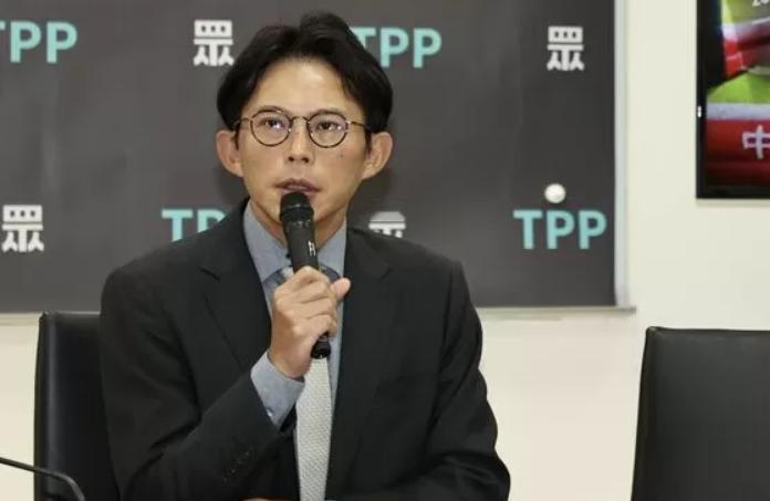 周刊再爆狗仔案风波　黄国昌办公室：一切到法院讲清楚《镜周刊》近日频频爆料民众