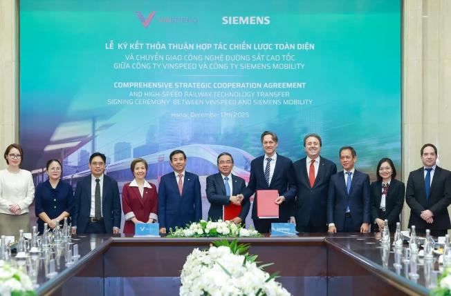 越南高铁兴奋8天，结束了！12月17日，越南首富的企业与西门子签约，引进Vel
