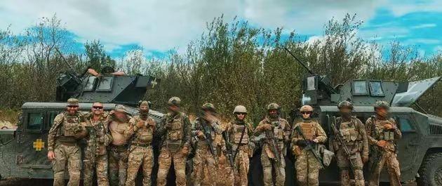 乌克兰雇佣军集体溃逃，泽连斯基硬上膛，西方援助或将断流.乌克兰军方最近下了命令