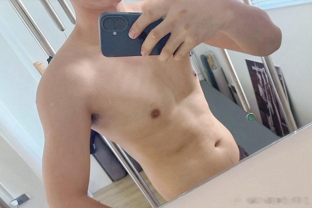 哈哈，感觉腹肌要出来了手没有白出茧