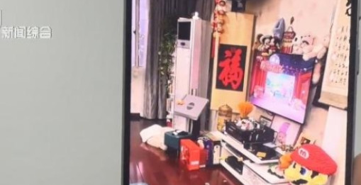 “坏人变老了！”近日上海，一86岁老人在儿子去世后，坚持住在孙女家中，要求孙女和