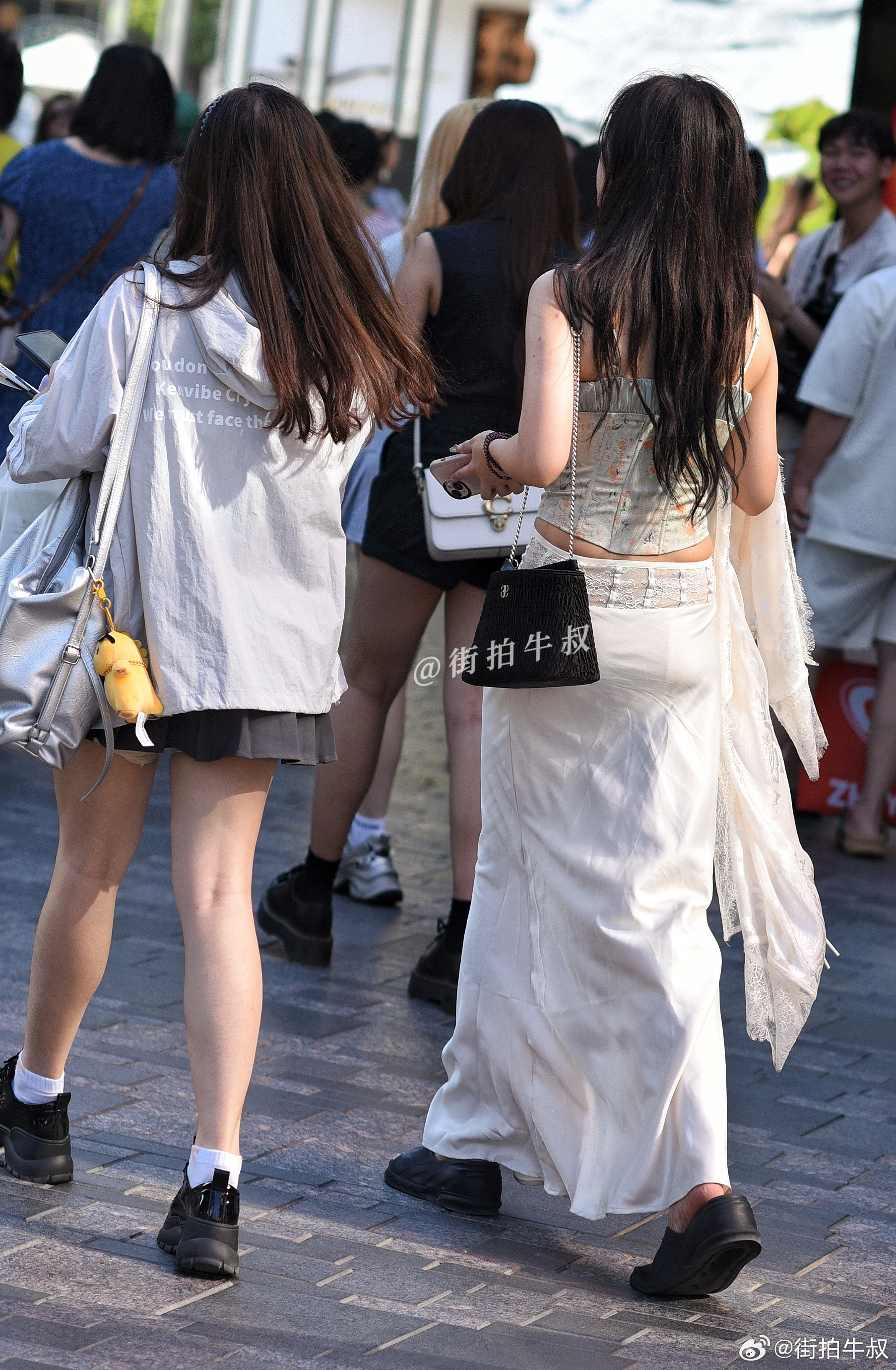 曲线漂亮的鱼骨胸衣半身裙ootd