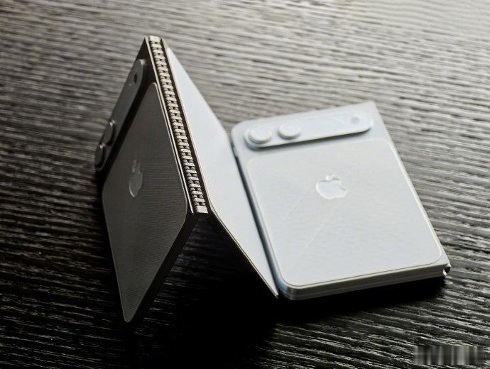 史上最贵iPhone要来了，有一说一，这跟OPPO的胖折叠还有华为的阔折叠有点像