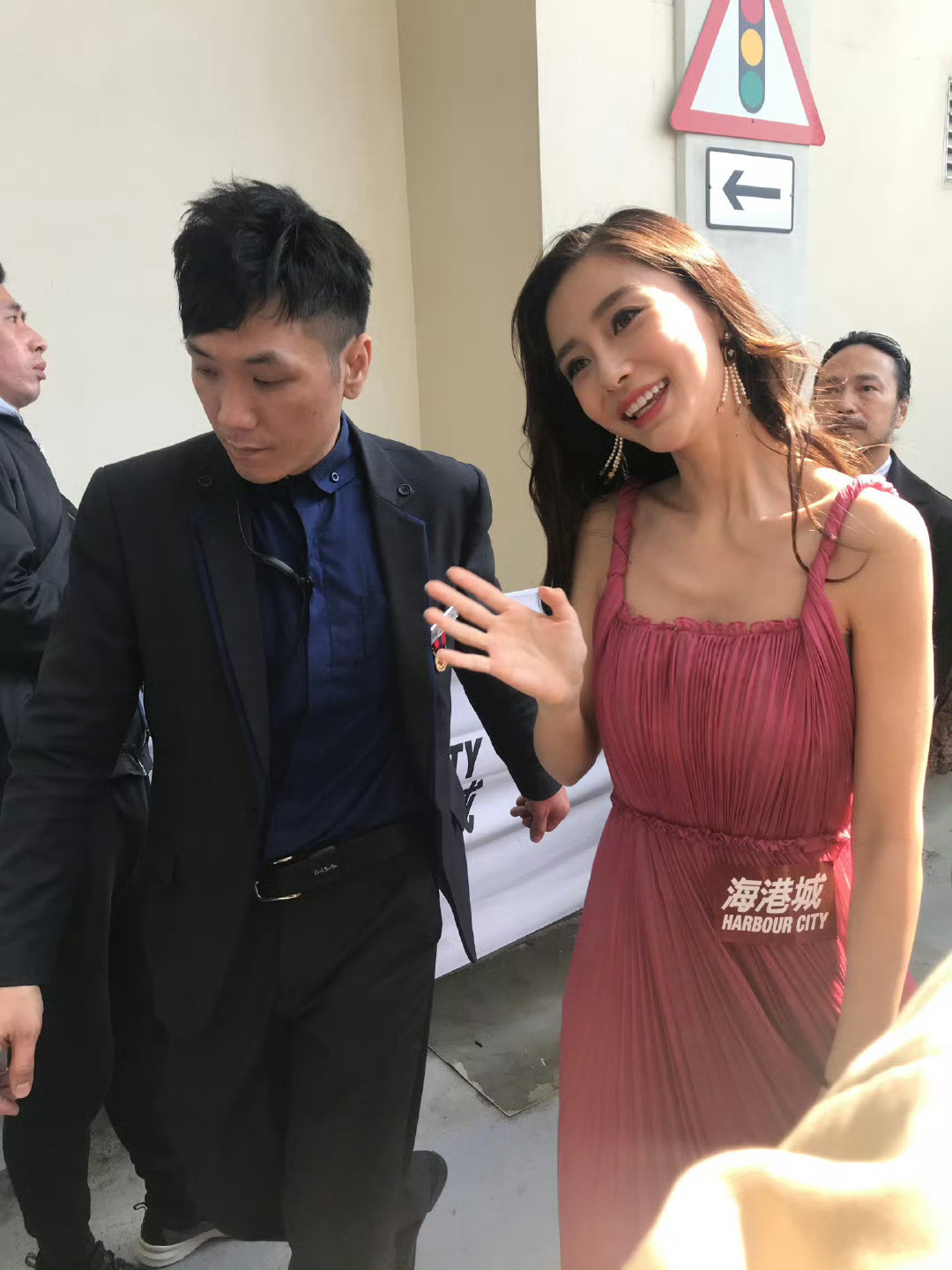 baby抱财神好漂亮