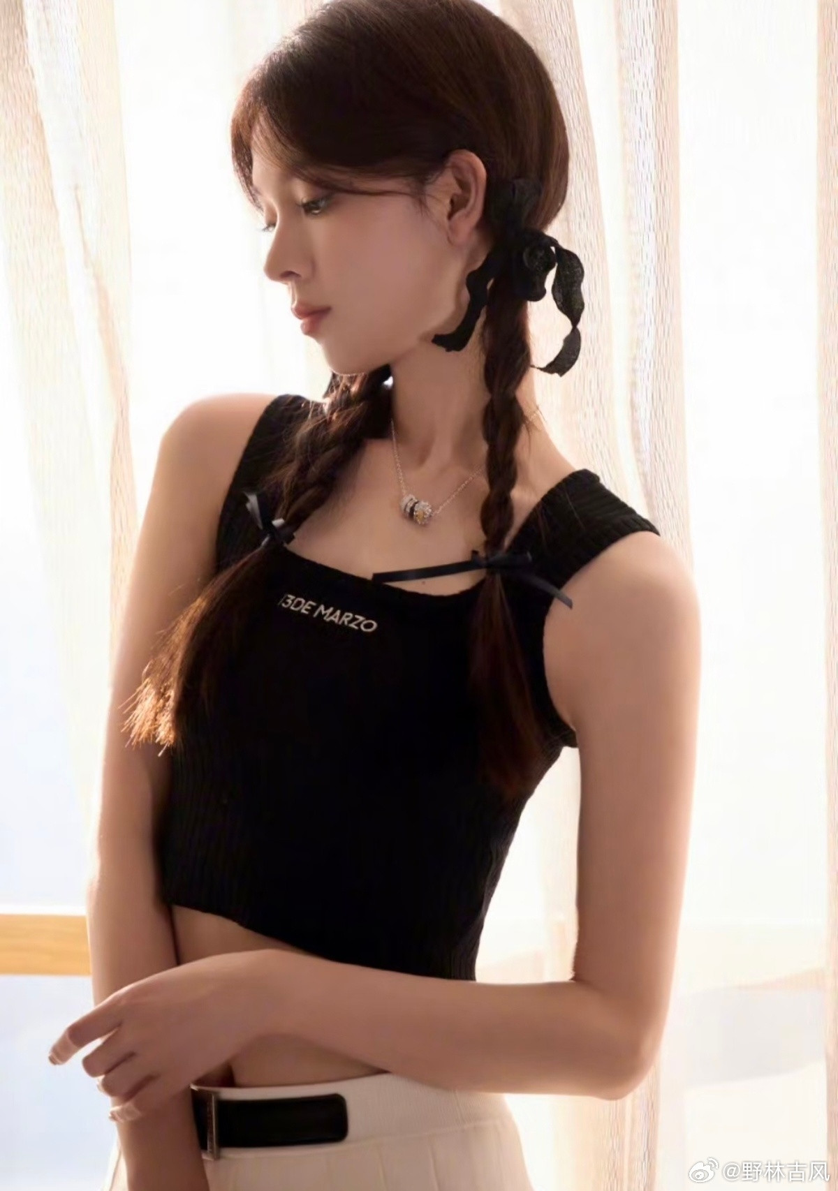 陈瑶：美腿硬控全场，这穿搭太有辨识度！​​​