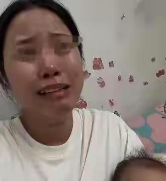 西安深夜一幕看哭全网：离异父亲潜入旧居亲吻熟睡女儿留下抚养费，单亲妈妈含泪追问该