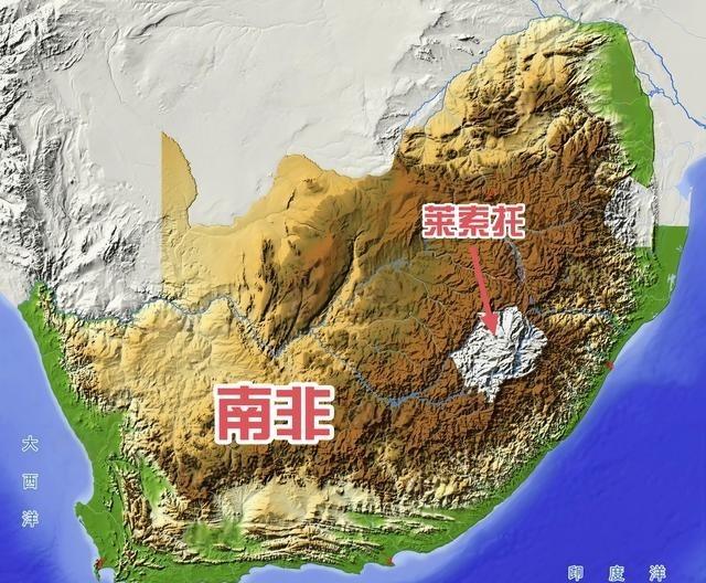 在南非的“肚子里”有个国家，全境都被南非领土包围，要出国，非要经过南非不可。这就