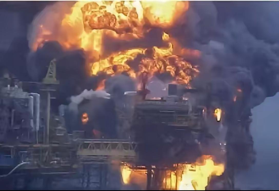 靠打仗发横财的遮羞布，终于被一把大火烧了个精光！2026年3月20日凌晨，