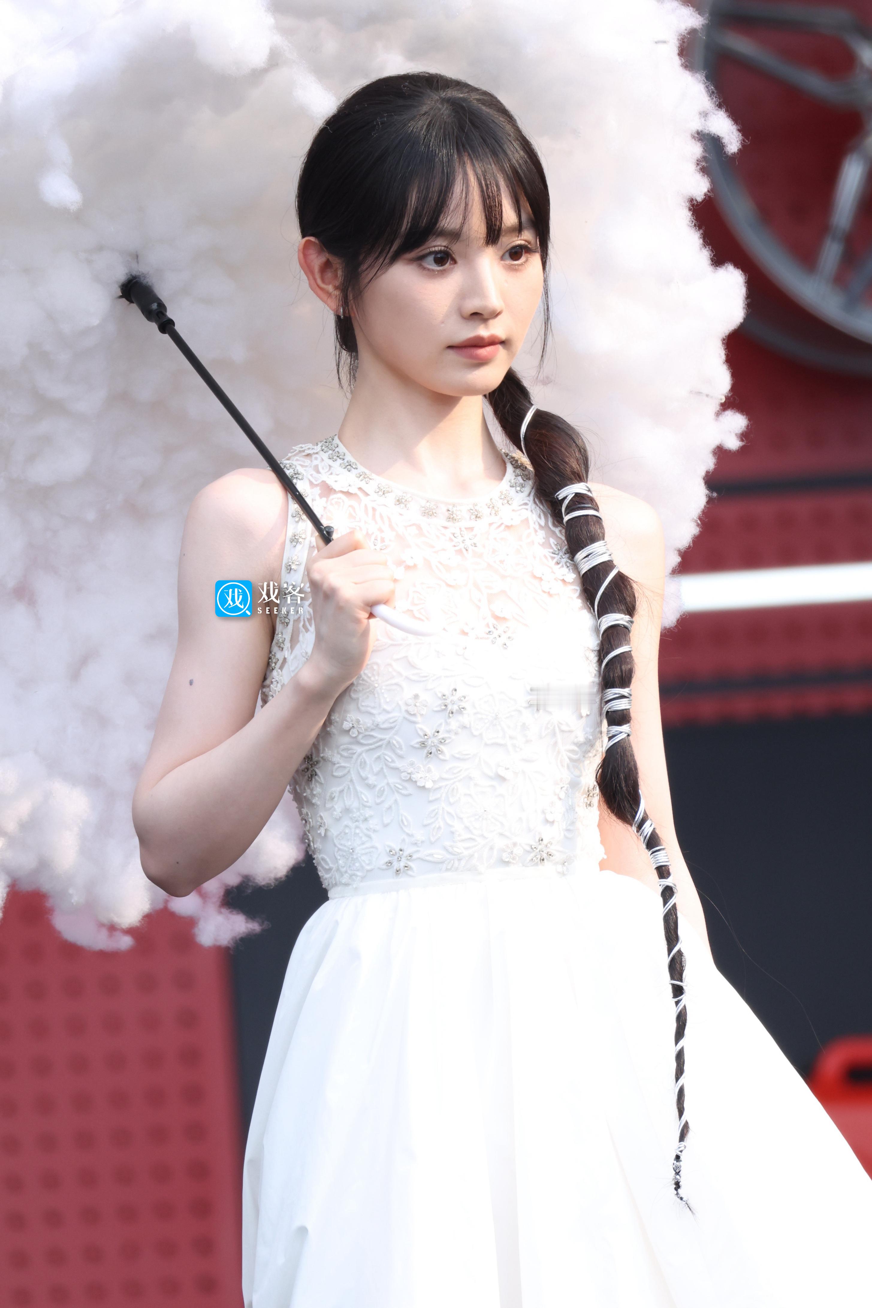 田曦薇云朵伞田曦薇芭莎之夜红毯生图合辑​​​