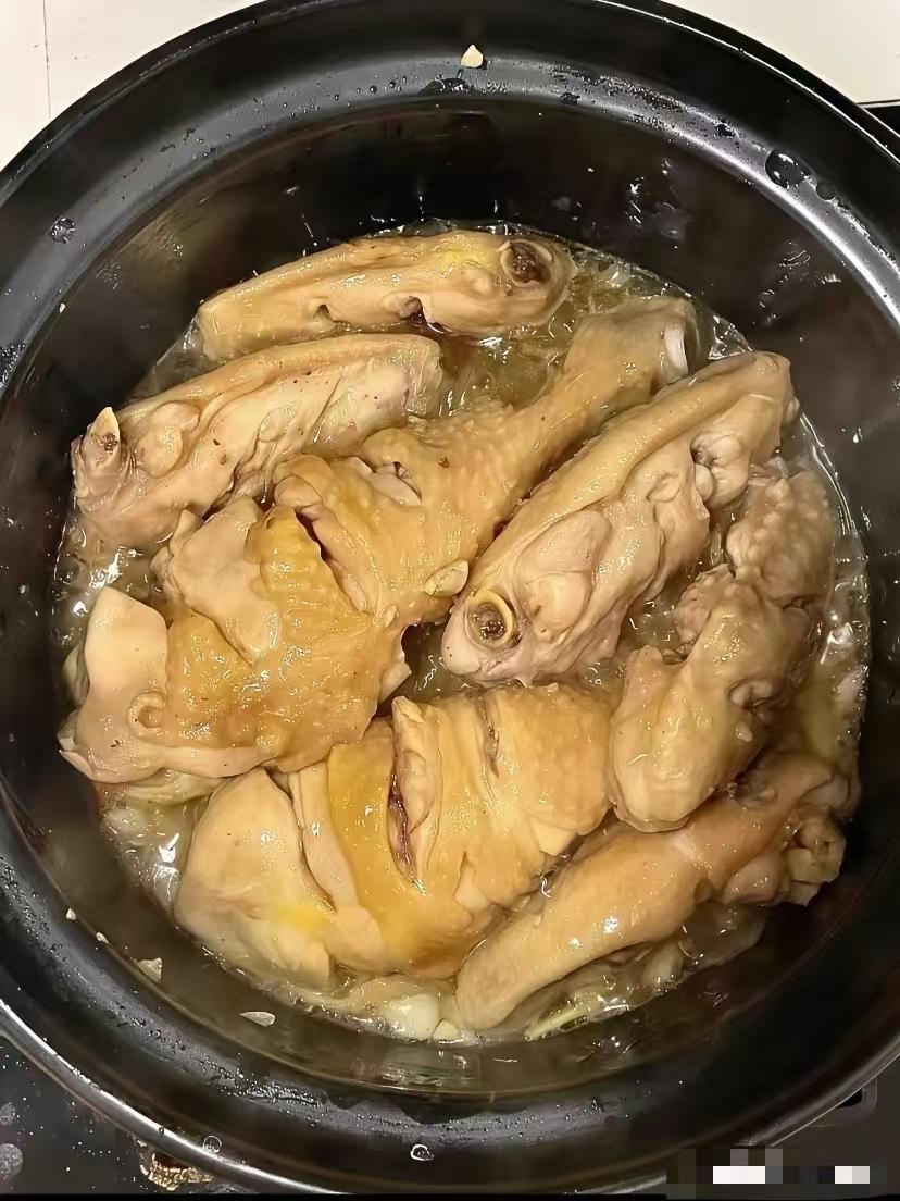 婆婆做的鸡肉，看了一眼差点昏过去，这要是土鸡的鸡腿鸡翅，这样做超级好吃，超市的那