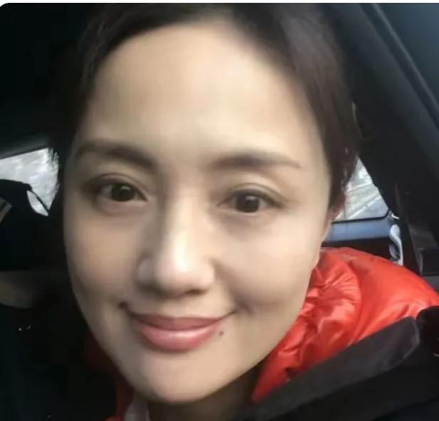 朱媛媛：戏里戏外皆是“宝藏”在《贫嘴张大民的幸福生活》里，她把朴实善良又坚韧的
