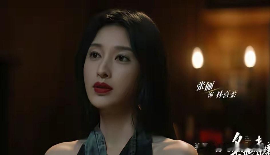 《枭起青壤》的缘起是从枭变成人形枭的林喜柔，整个故事其实就是她的故事啊。正面看也