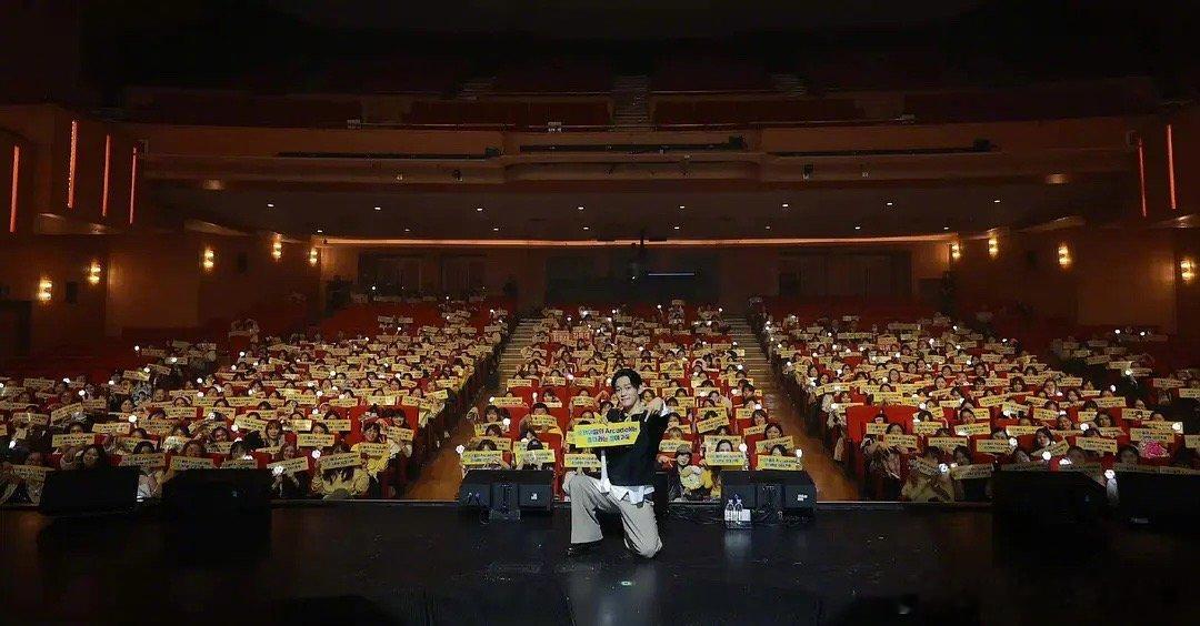 曾经的顶流男团exo的chen开演唱会不到500人，奶爸还能吃到老本吗？​​